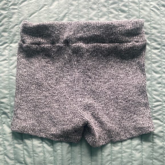 Fashion nova gray stretchy shorts - Picture 8 of 8